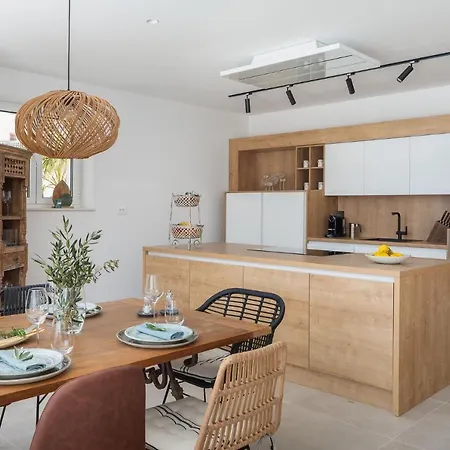 Luxury Vespera Vila *