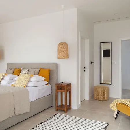 Luxury Vespera Villa *