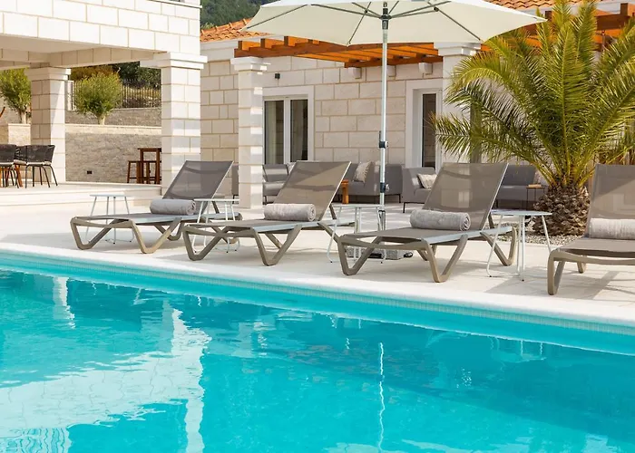 Luxury Vespera Villa